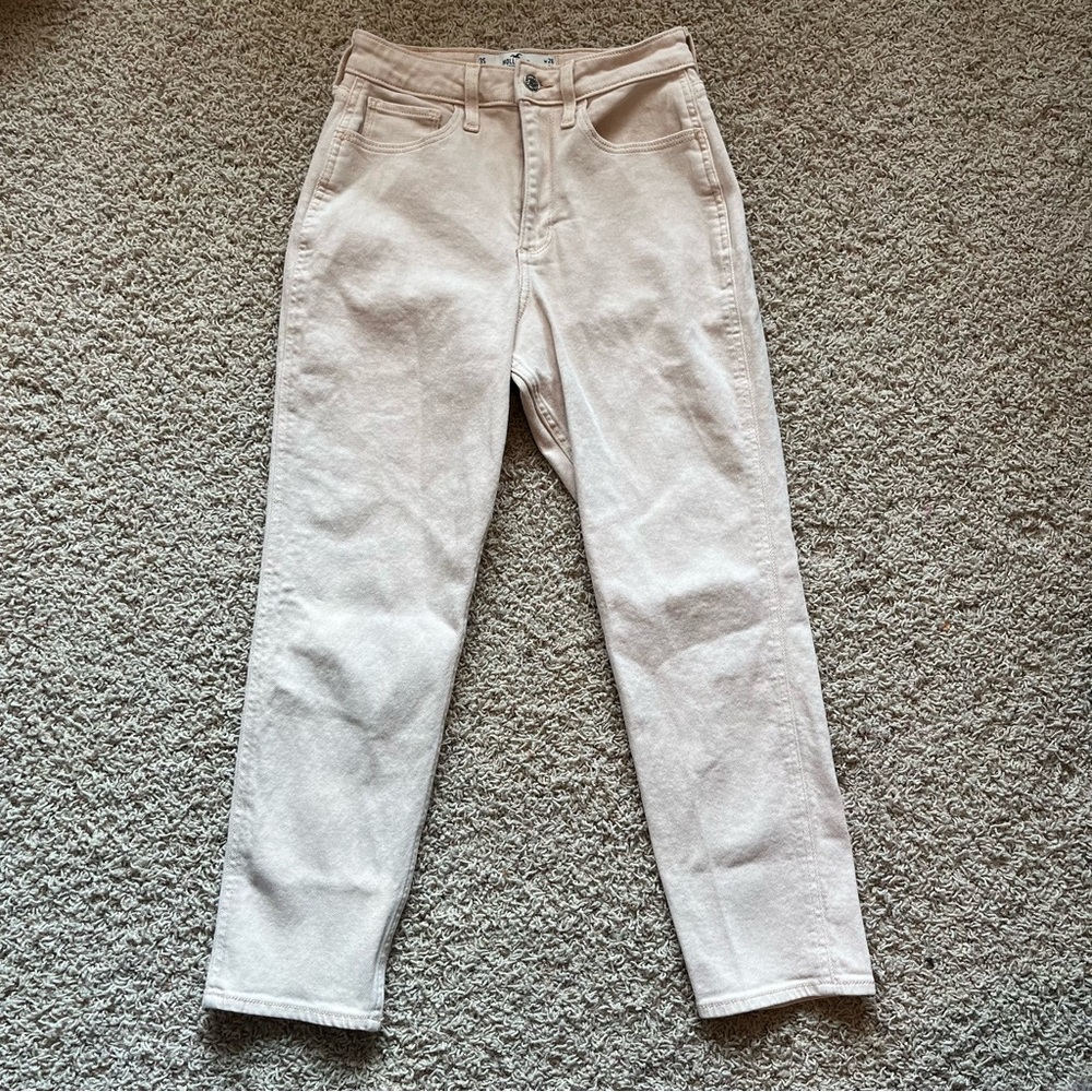 Hollister Co Curvy High Rise Mom Jeans Cream Size 3 Short